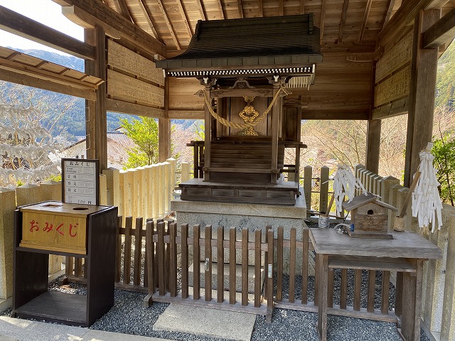 飛騨高椅神社　本殿