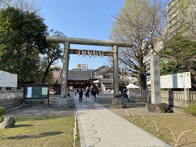 浅草神社　入口