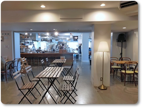 +1 Organic cafe ＆ Market （プラスいち オーガニック カフェ＆マーケット）　岡山市東区寺山