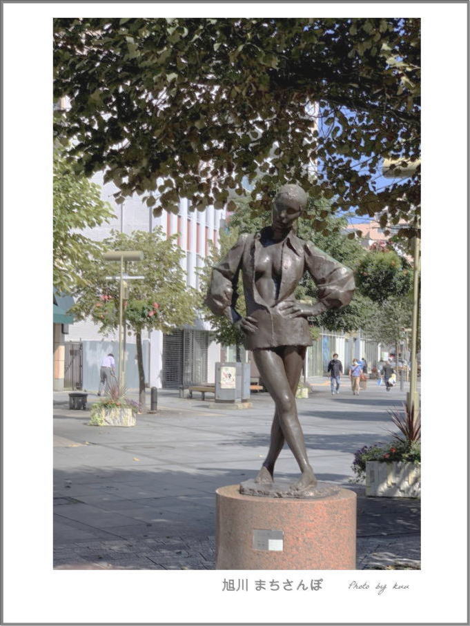 彫刻－佐藤忠良『若い女・夏』／平和通買物公園(4・5仲通り付近)