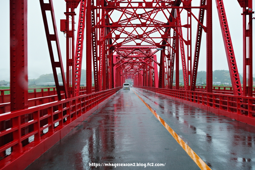 雨の四万十川赤鉄橋
