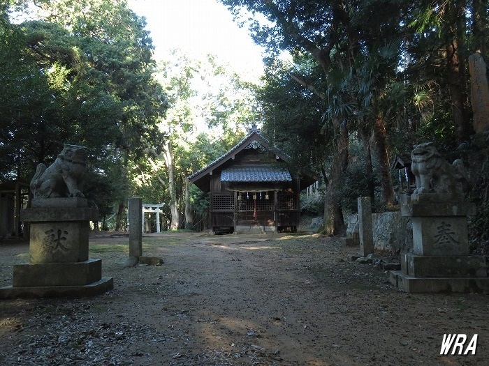 福津市八並の的原神社社殿